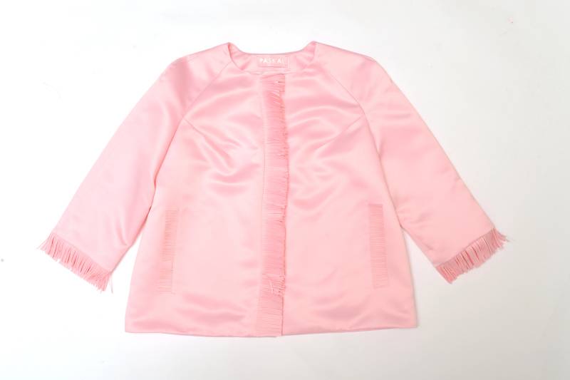 粉紅色流蘇上衣，手袖位置有流蘇details。$4,890