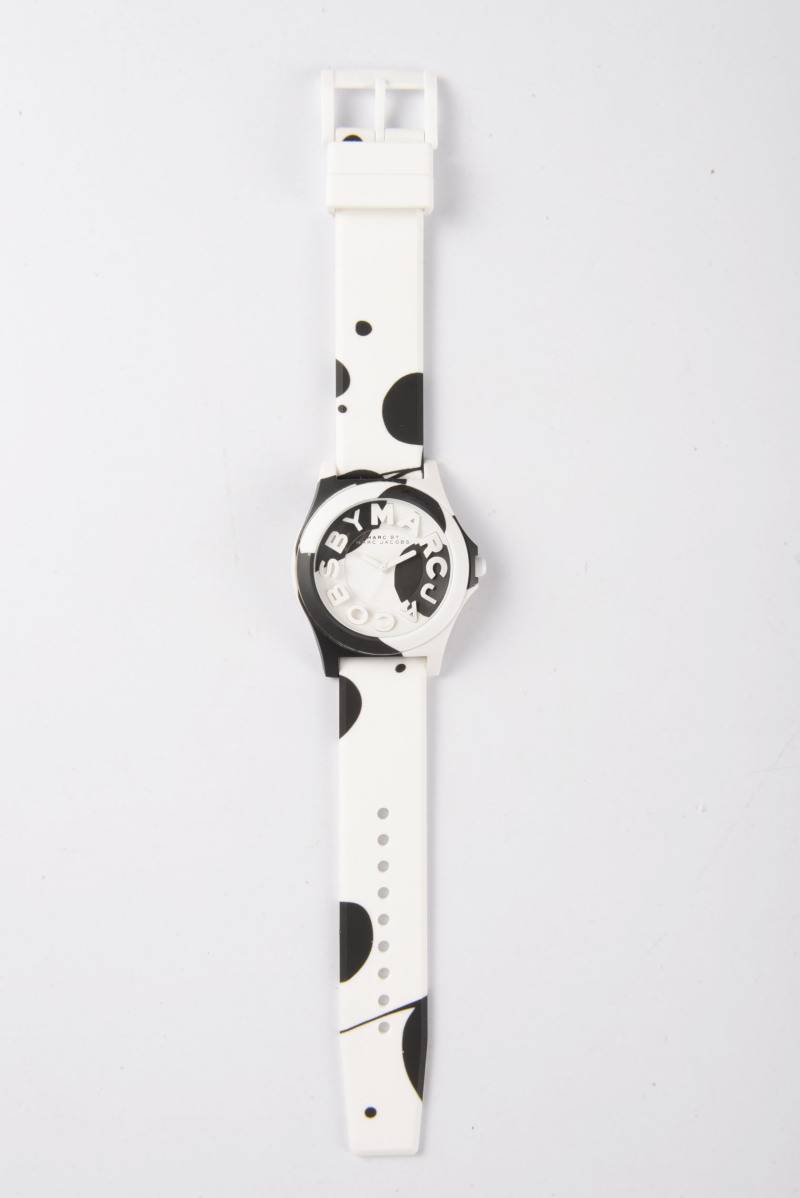 白×黑色Sloane膠手錶，乳牛味道十足。$1,500