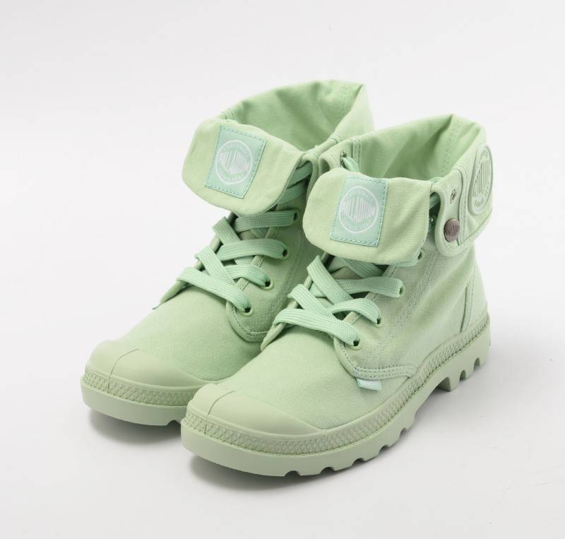粉綠色Baggy軍靴，最清新感覺。$750