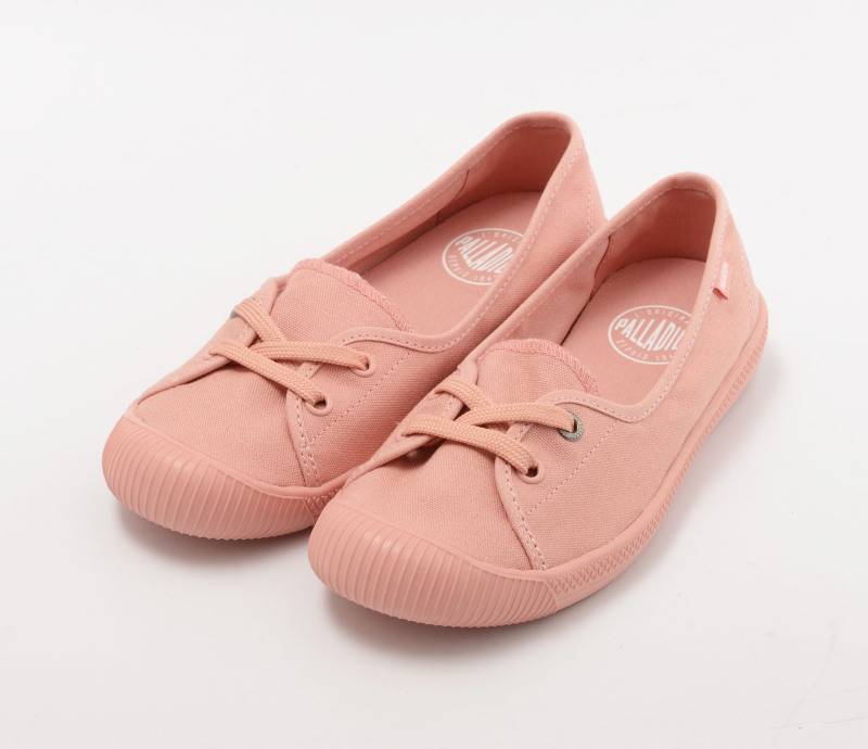 粉橙紅色Flax Ballet平底鞋，走女生風格。$390(6月15日發售