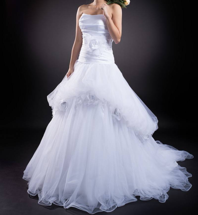 Alfred Angelo Snow White層次A-Line婚紗 $3,980